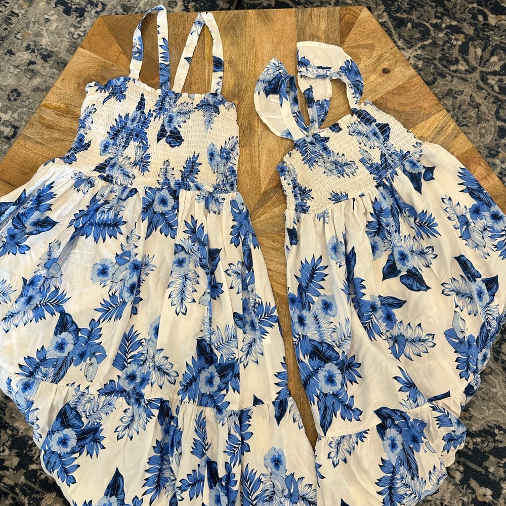 Mother daughter matching Hawaiian floral dresses from The Children’s Place